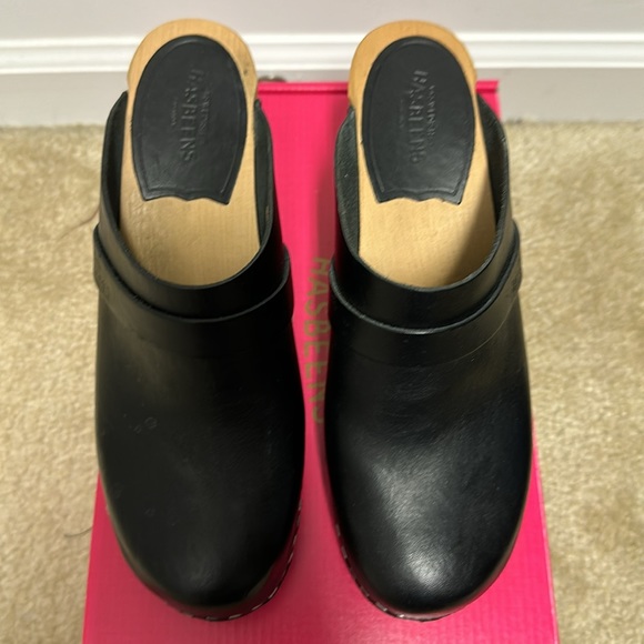 Swedish Hasbeens Slip In Classic Clogs - Picture 2 of 8